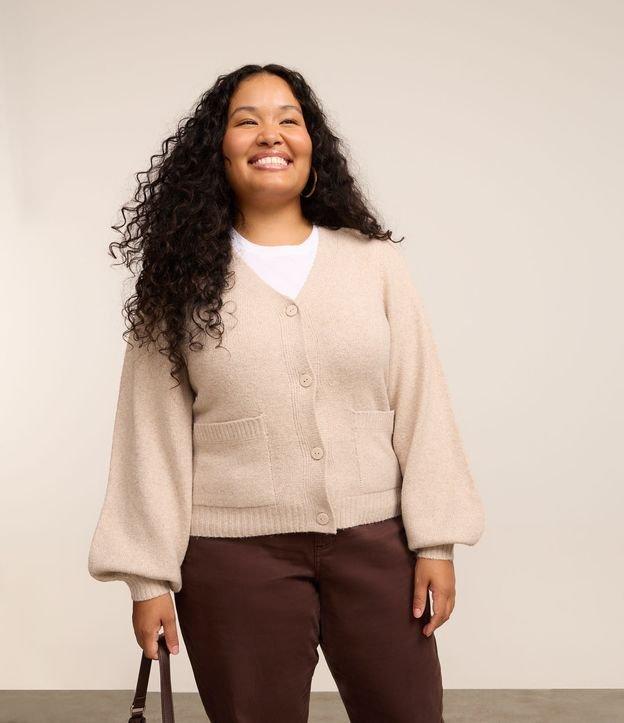 Cardigan Curto em Tricô e Bolsinho Curve & Plus Size - 1
