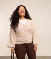 Cardigan Curto em Tricô e Bolsinho Curve & Plus Size - 1