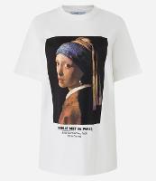 Camiseta em Algodão com Estampa Mulher com Brinco de Pérola - 1