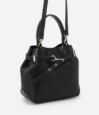 Bolsa Bucket Pequena em PU com Detalhe de Fivela