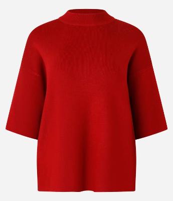 Blusa em Tricô com Cava Deslocada e Manga Ampla