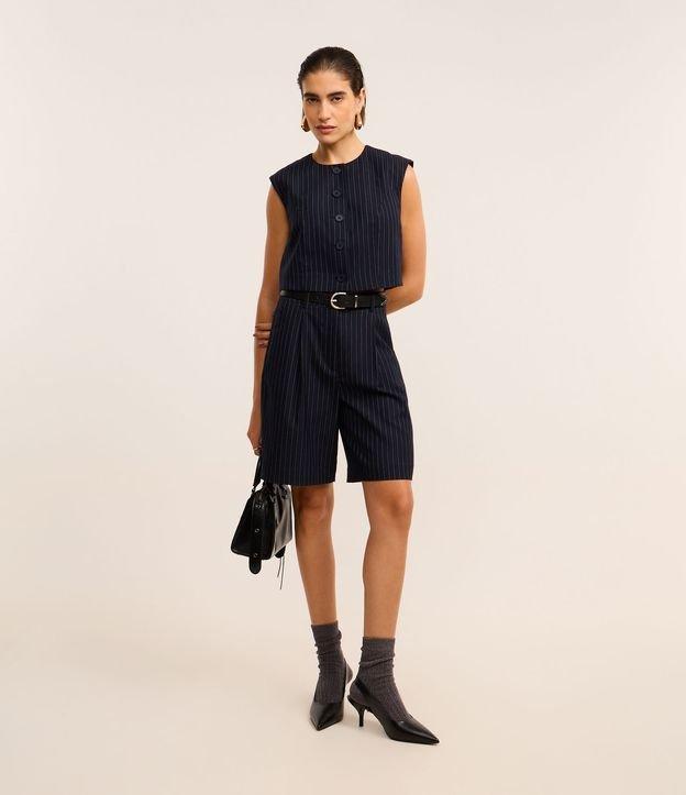 Bermuda Alfaiatada com Listras Riscas de Giz Metalizadas - 2