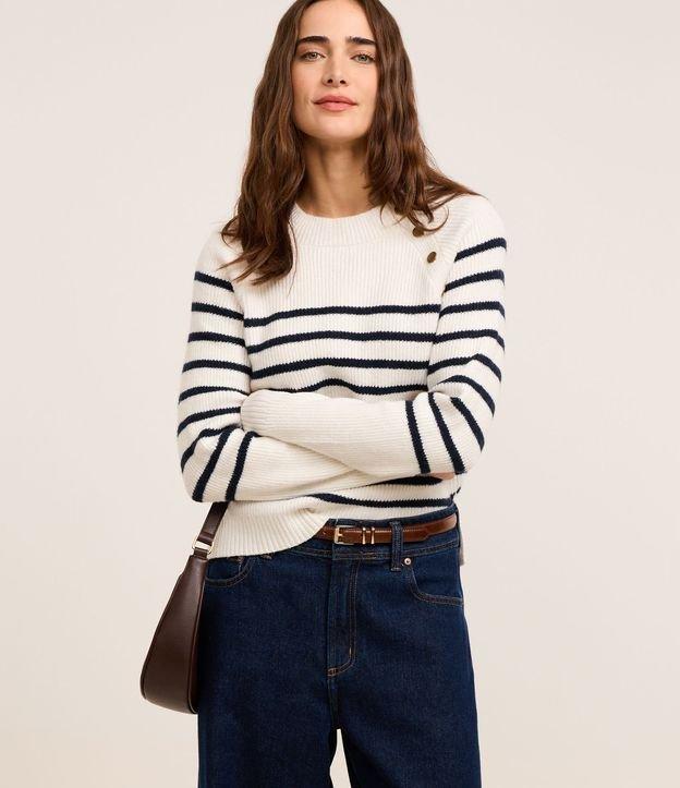 Suéter em Tricô com Botões na Cava e Estampa Listras - 3