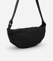 Bolsa Média com Textura Drapeada e Formato Meia Lua - 1