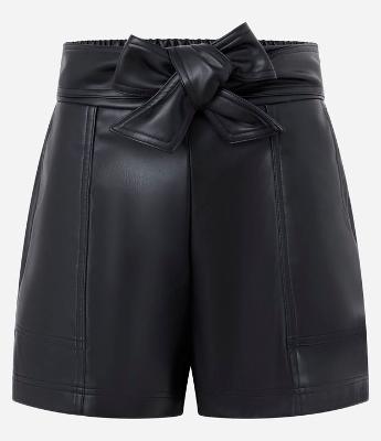 Short Curto em PU com Amarração Frontal