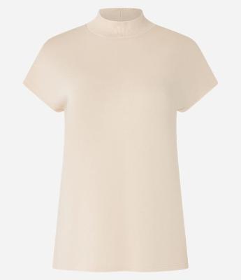 Blusa em Viscose com Golinha Alta e Sem Cava