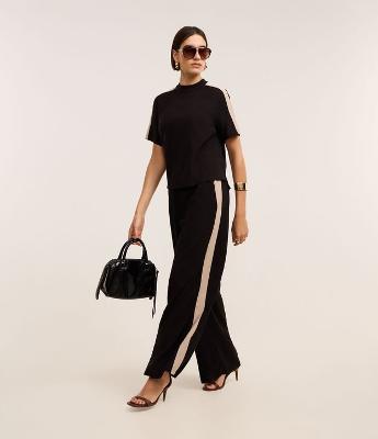 Calça Reta em Viscose com Amarração e Lateral Contrastante