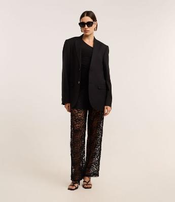 Calça Reta com Sobreposição de Renda