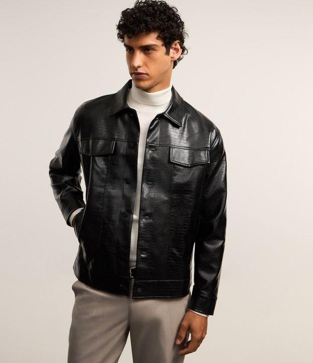 Jaqueta Trucker com Textura Croco Detalhes em Lapela e Abotoamento - 1