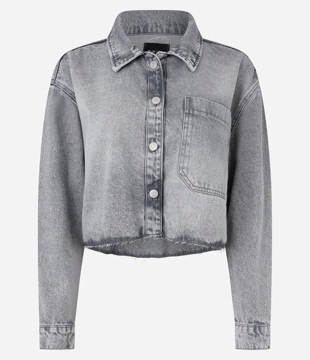 Camisa Cropped em Jeans com Barra a Fio e Bolso Deslocado - 1