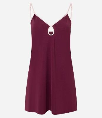 Camisola Curta em Microfibra com Recorte Gota e Detalhes Contrastantes