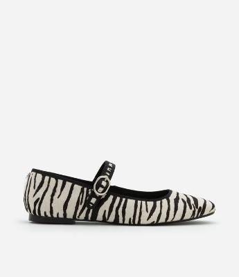 Sapatilha de Couro com Estampa de Zebra Texturizada