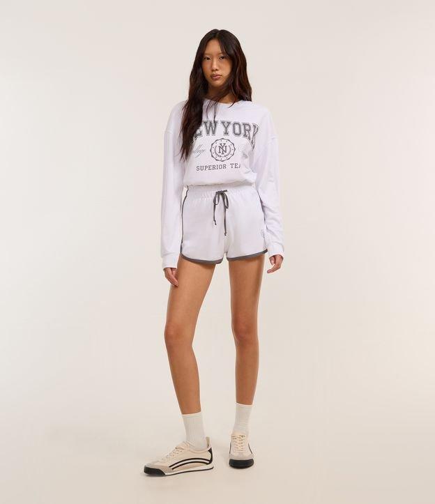 Short em Moletom com Forro Fleece e Viés Contrastante - 2