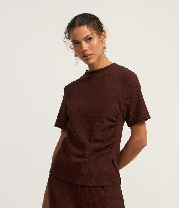 Blusa Texturizada com Golinha Alta e Franzido - 2