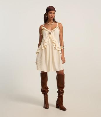 Vestido Curto Boho em Viscose com Babados e Amarração Frontal