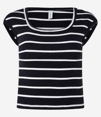 Blusa Listrada em Ribana com Decote Quadrado