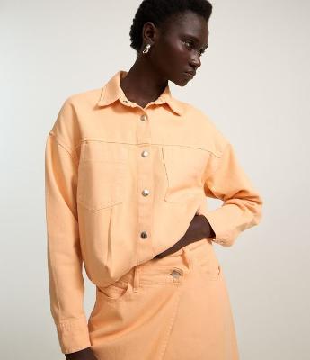 Jaqueta Bomber em Sarja com Recortes e Bolsos Frontais