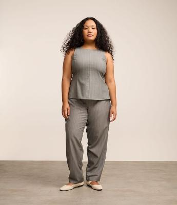 Calça Cenoura Alfaiatada com Risca de Giz Curve & Plus Size