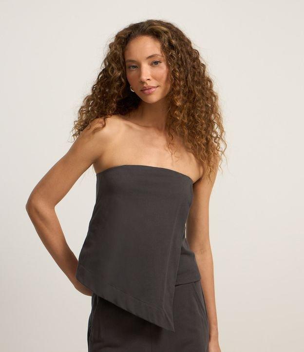 Blusa Cropped em Moletom Tomara que Caia e Barra Assimétrica - 1