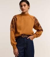 Casaco em Moletom com Cava Raglan e Bordado Floral - 2