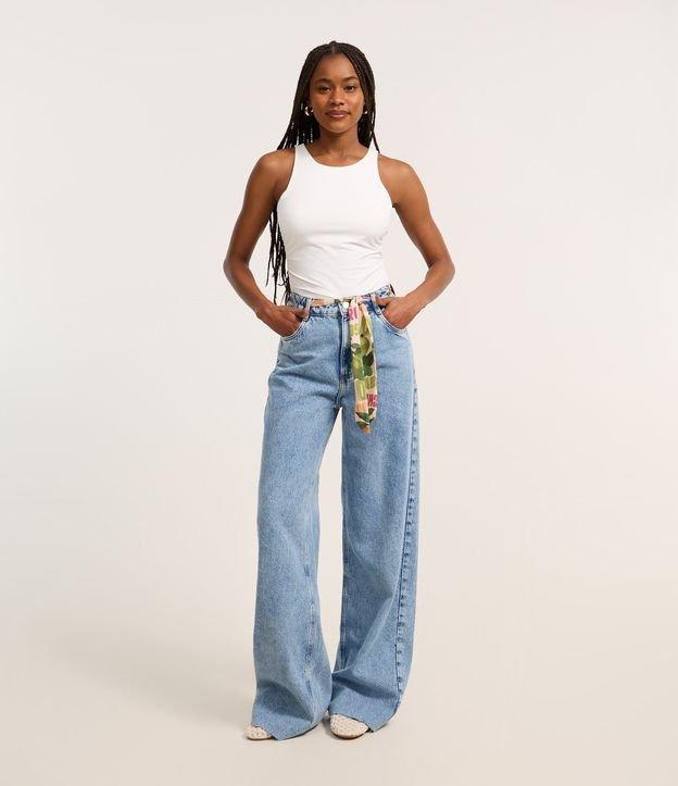 Calça Wide Leg em Jeans com Cinto Lenço e Ilhós - 2