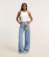 Calça Wide Leg em Jeans com Cinto Lenço e Ilhós - 2