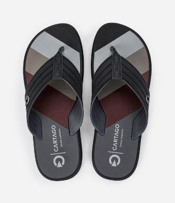 Chinelo de Tiras Largas com Texturas Pespontas e Estampa