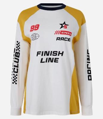 Camiseta em Algodão com Recortes Contrastante e Lettering