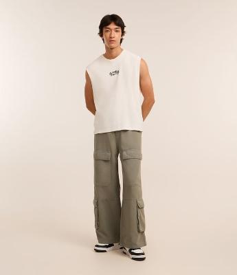 Calça Mega Baggy em Sarja com Bolso Cargo