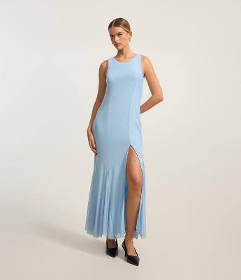 Vestido Longo em Tule com Fenda Frontal