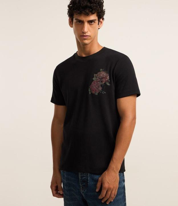 Camiseta Regular em Algodão com Estampa de Rosas e Bordados - 1