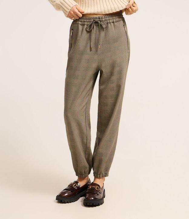 Calça Jogger Alfaiatada Xadrez com Fio Metalizado - 1