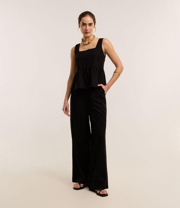 Calça Pantalona em Viscolinho com Pregas e Elástico nas Costas - 2