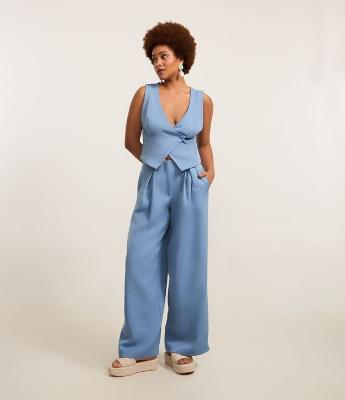 Calça Reta com Cintura Baixa em Alfaiataria