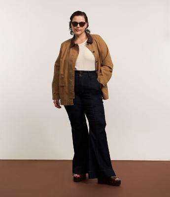 Calça Flare em Jeans com Elastano Curve & Plus Size