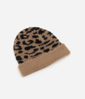 Touca em Tricô com Dobra e Estampa Animal Print
