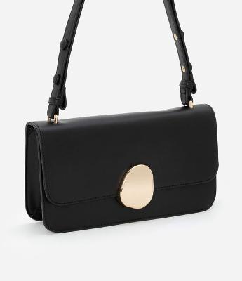 Bolsa Shoulder Média com Tampa e Detalhe Metalizado