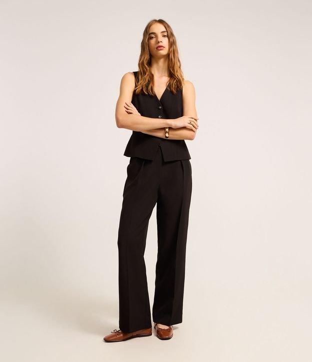 Calça Reta Alfaiatada com Passantes e Pregas - 1