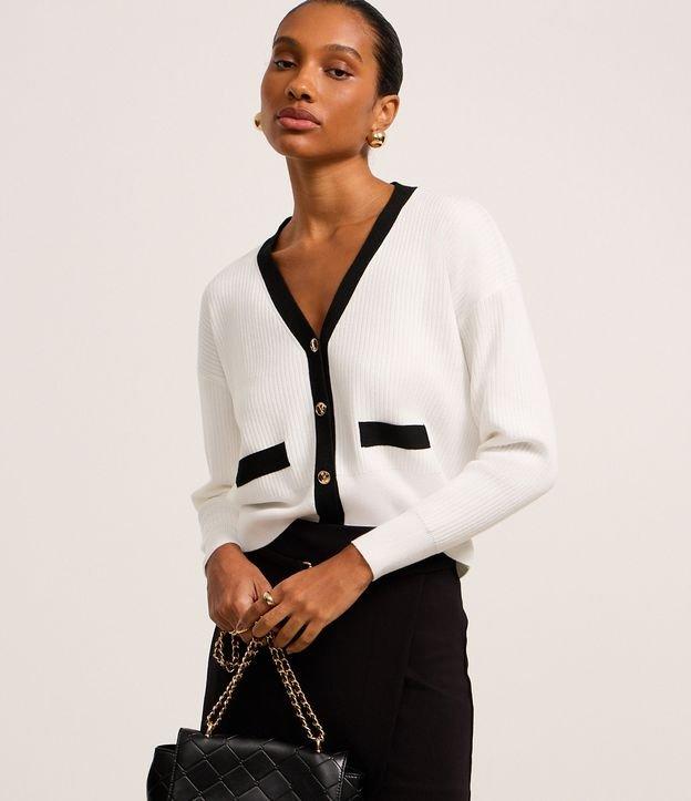 Caridgan em Tricô com Botões de Metal e Bolso Fake Contrastantes - 2