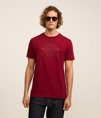 Camiseta Comfort em Algodão com Estampa Lettering Frontal Pilsner Lager