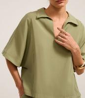 Blusa em Viscose com Recorte e Manga Ampla - 2