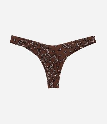 Biquíni Asa Delta em Microfibra com Estampa Paisley e Efeito Empina Bumbum