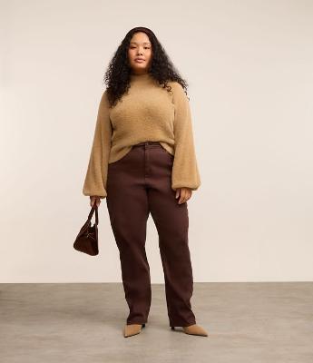 Calça Reta em Sarja com Efeito Veludo Curve & Plus Size