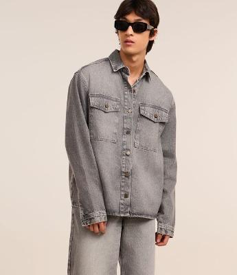 Camisa Oversized Boxy em Jeans com Efeito Marmorizado