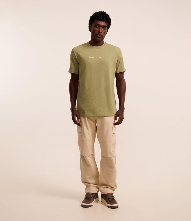 Calça Baggy em Sarja com Bolsos Cargos e Ajuste na Barra - 1