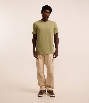 Calça Baggy em Sarja com Bolsos Cargos e Ajuste na Barra