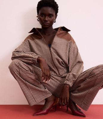 Jaqueta Bomber em Alfaiataria Xadrez e Recorte nos Ombros