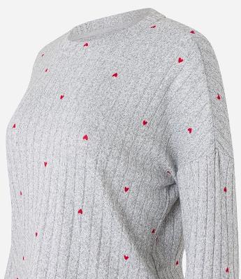 Pijama Longo em Tricô com Estampa de Corações