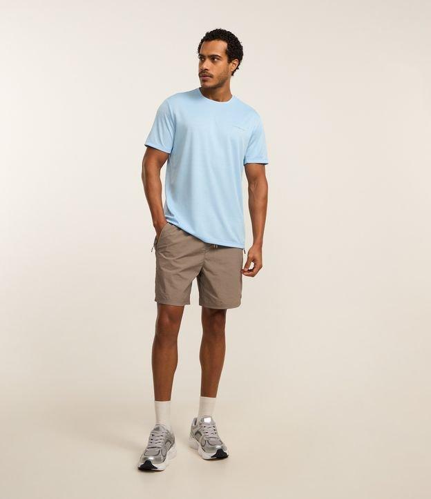 Bermuda Esportiva em Poliamida com Cós Elástico e Bolsos com Zíper - 2