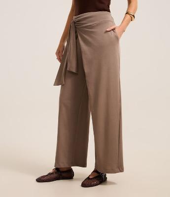 Calça Reta em Algodão com Transpasse e Amarração